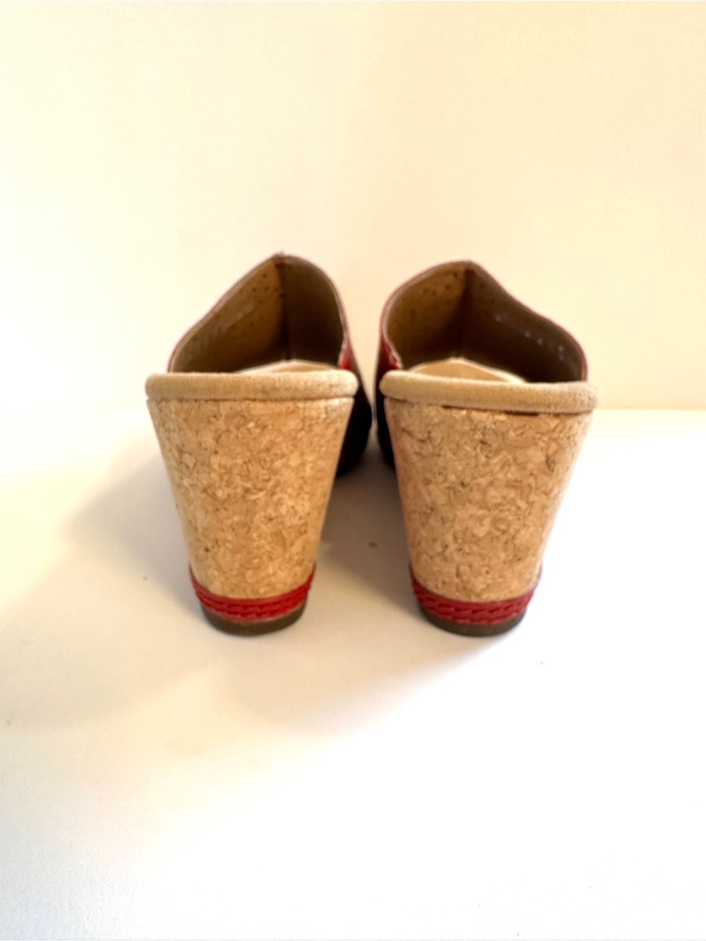 CLARKS WOMENS HELIO CORRIDOR RED PERFORATED LEATHER CORK WEDGE SANDALS NEW Sz8.5 - Picture 9 of 12